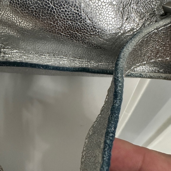 🦄 RARE Hammitt Bob in Tetras Silver 🦄 VGUC - Picture 9 of 12